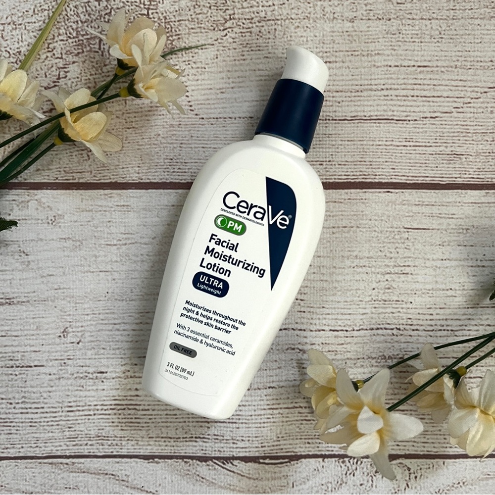 CeraVe PM Ultra Lightweight Facial Moisturizing Lotion